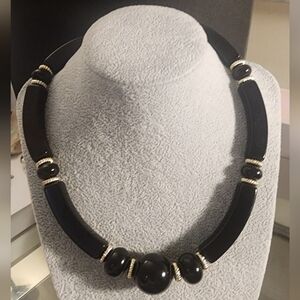 Elegant Black and Gold Tone Necklace